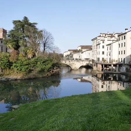Lägenhet La Finestra Sul Fiume - 5 Min A Piedi Dalla Basilica - Fuori Da Ztl